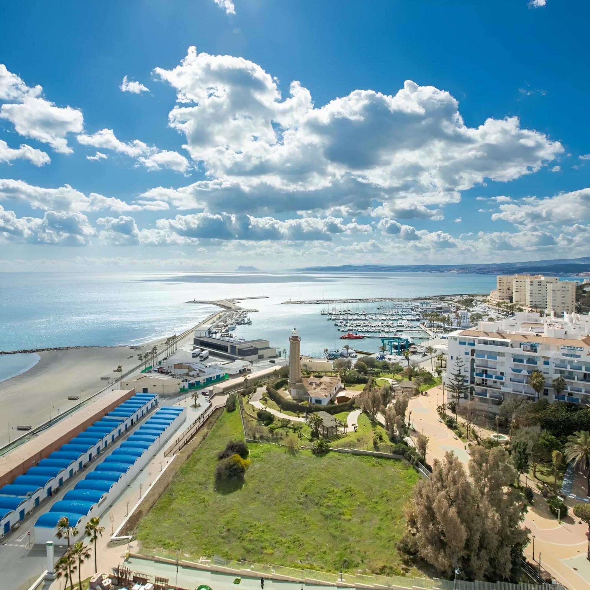 Moderno Piso Centrico 3 Habitaciones Junto Al Mar Estepona Esterno foto