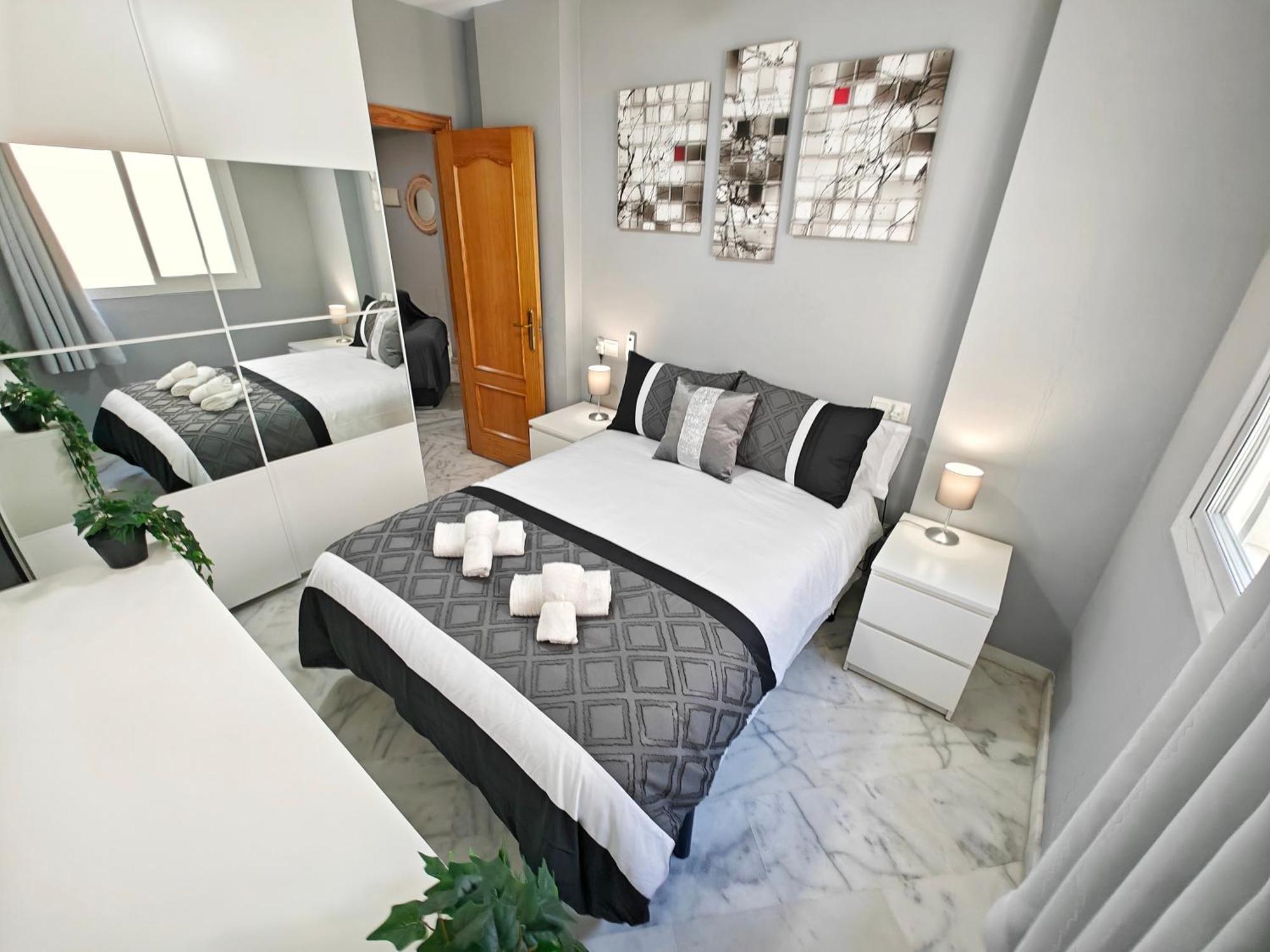 Moderno Piso Centrico 3 Habitaciones Junto Al Mar Estepona Esterno foto