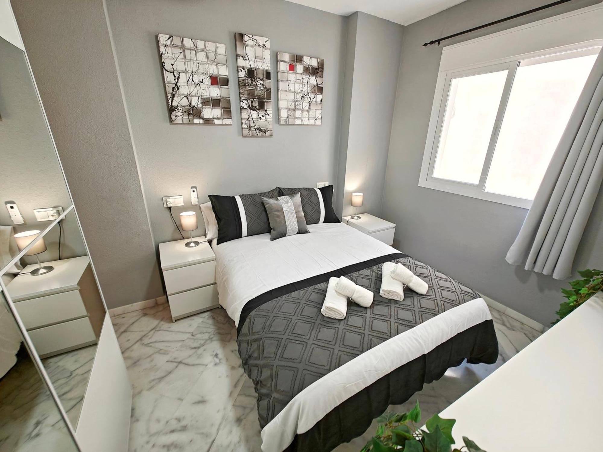 Moderno Piso Centrico 3 Habitaciones Junto Al Mar Estepona Esterno foto